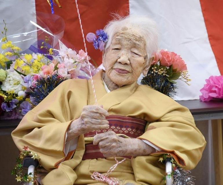 Dünyanın en yaşlı insanı 117 yaşını böyle kutladı