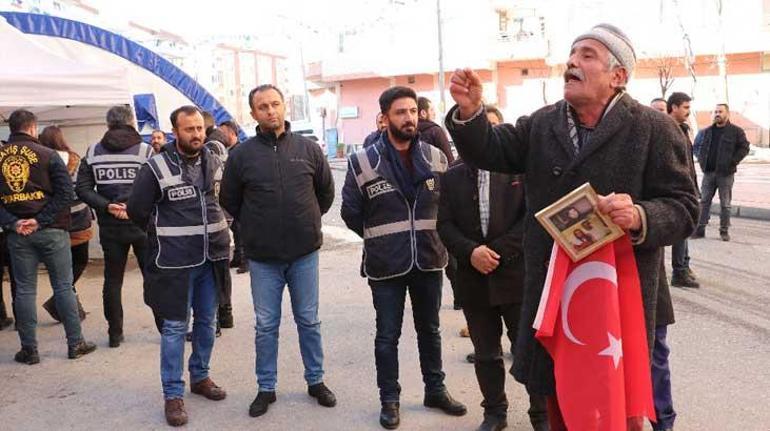 Evladı kaçırılan babadan HDPye Türk bayraklı tepki