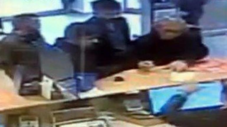 Bitki çayı içirip, 100 bin liralık vurgun yaptılar