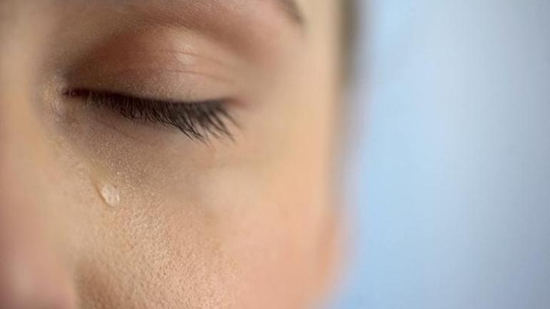 Göz sulanması neden olur, nedenleri nelerdir Göz yaşarmasına ne iyi gelir Göz sulanması için bitkisel tedavi