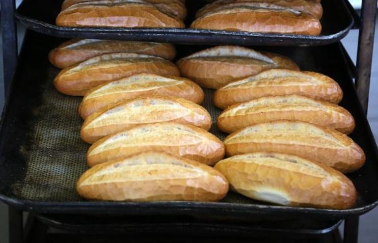 Antalyada ucuz ekmek tartışması devam ediyor