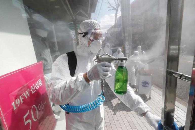 Dünyayı sarsan son dakika Ülkenin Cumhurbaşkanı Yardımcısı koronavirüse yakalandı
