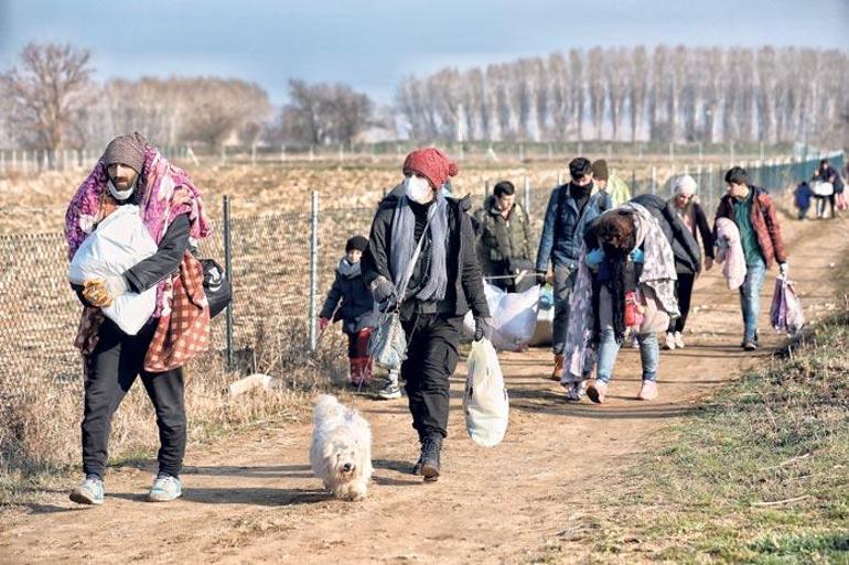 Merdivenle Yunan sınırını aştılar