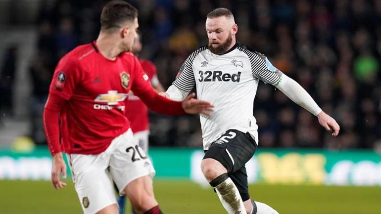 FA Kupasında son çeyrek finalist Manchester United oldu