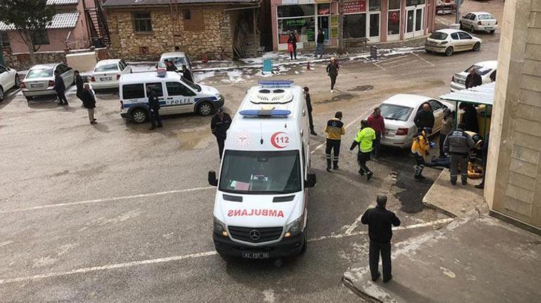 Konyada satırlı ve sopalı kavgada 3 kişi yaralandı