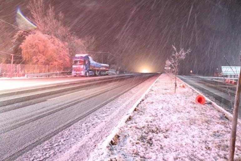 İstanbula yakın Kar yağışı başladı