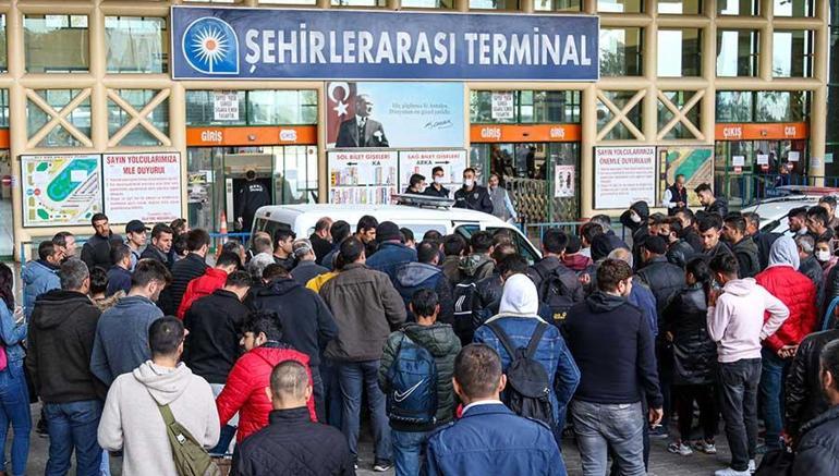 Antalyada otogarda seyahat izni için yoğunluk