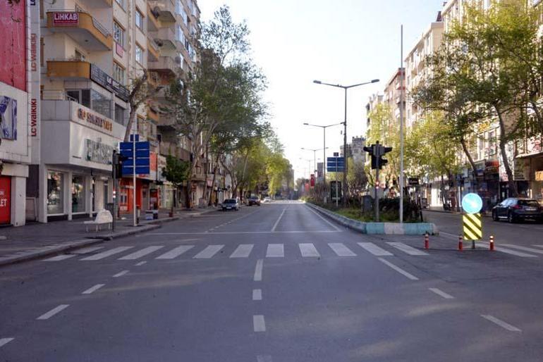 Kahramanmaraşın cadde ve sokakları boş kaldı