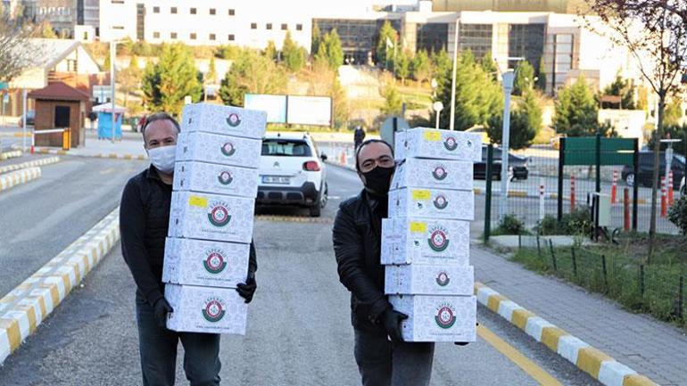 Esperro Kahve sağlık çalışanlarının yanında