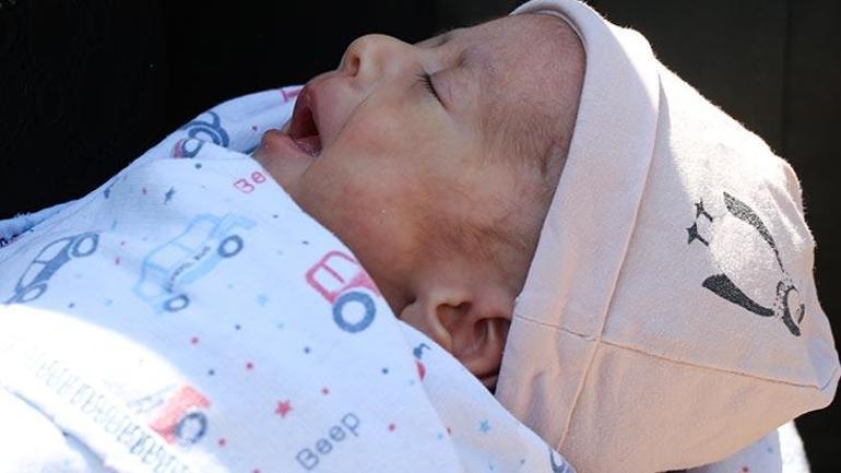 5 günlükken corona tanısı konulan bebek taburcu edildi