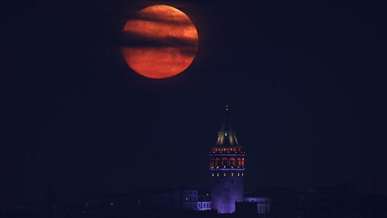 İstanbulda muhteşem dolunay