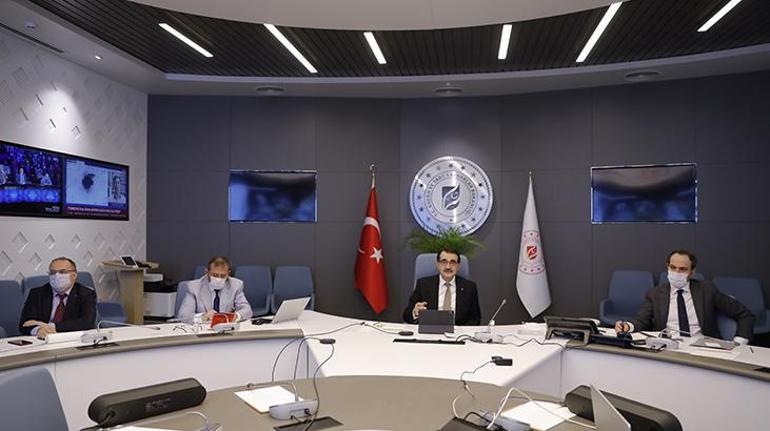 Bakan Dönmez, TOBB Enerji Sektörü Meclis Toplantısına katıldı