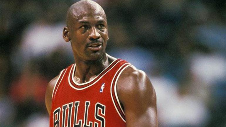 Michael Jordanın forması için rekor fiyat