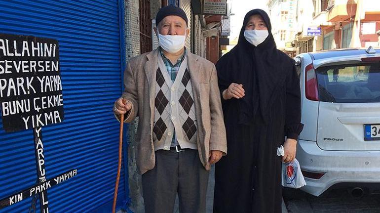 Sokağa çıkma kararına en çok sevinenlerden oldu; annesinin mezarını ziyaret etti