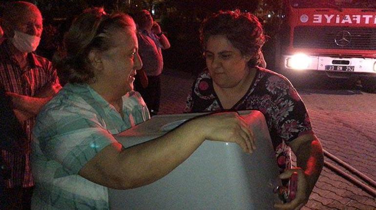 Yangında mahsur kalan kedinin yardımına itfaiye koştu