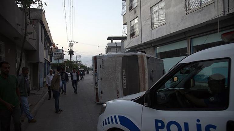 Son dakika Tarım işçilerini taşıyan servis araçları çarpıştı Çok sayıda yaralı var