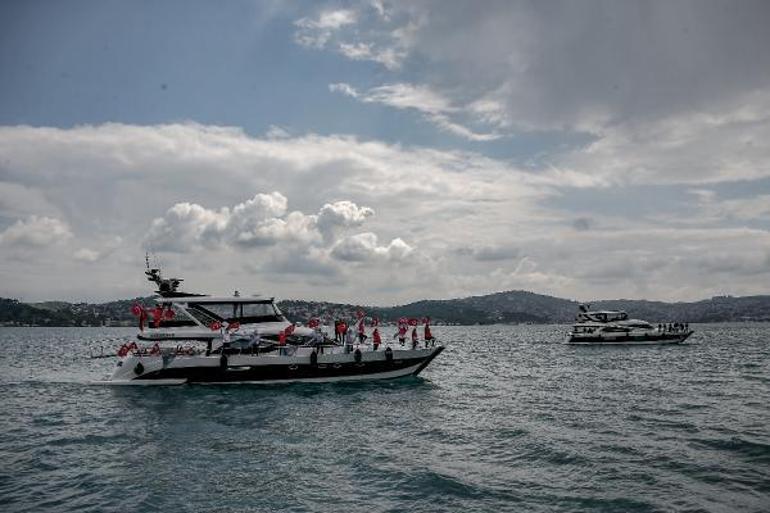 Son dakika Gençler Boğazda Cumhurbaşkanı Erdoğanı selamladı