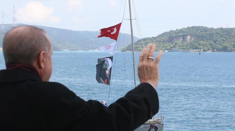 Son dakika Gençler Boğazda Cumhurbaşkanı Erdoğanı selamladı