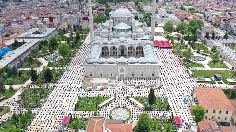 Son dakika... Hasret sona erdi 74 gün sonra ilk cuma namazı böyle kılındı