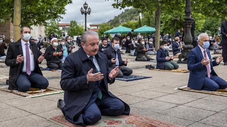 Son dakika... Hasret sona erdi 74 gün sonra ilk cuma namazı böyle kılındı