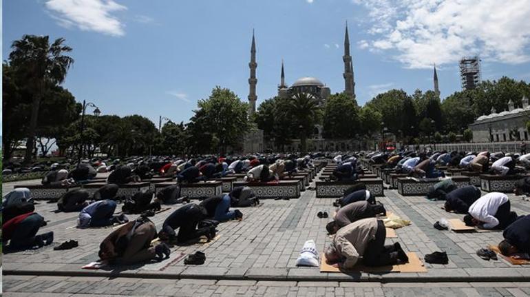 Son dakika... Hasret sona erdi 74 gün sonra ilk cuma namazı böyle kılındı