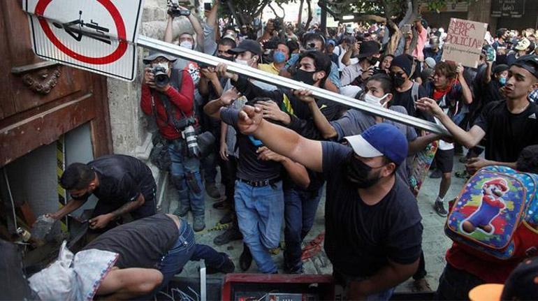Son dakika: George Floyddan sonda Lopez... Meksikalılar sokaklara döküldü