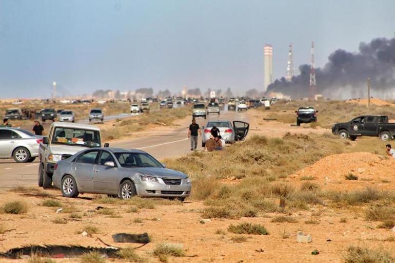 Kuşatma başlıyor Libya ordusu Sirteye ilerliyor