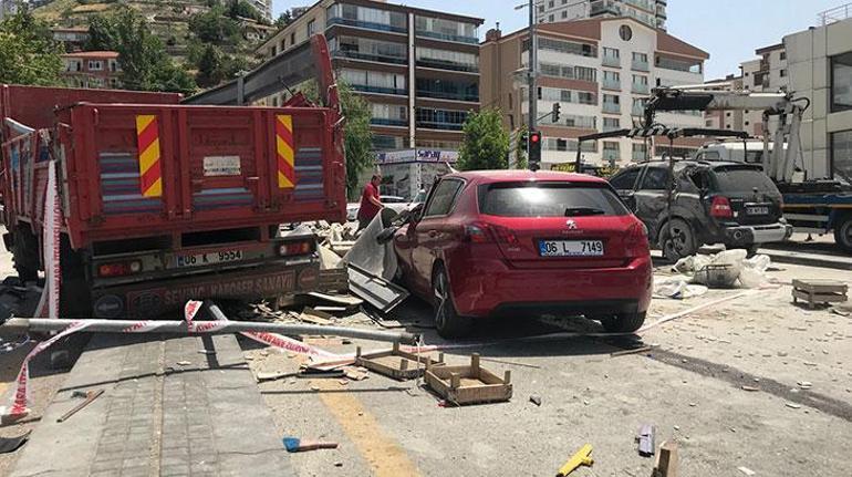 Ankarada feci kaza Freni boşalan kamyonet dehşet saçtı