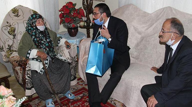 Cuma namazı için stada alınmayan dedeye Cumhurbaşkanı Erdoğandan hediye