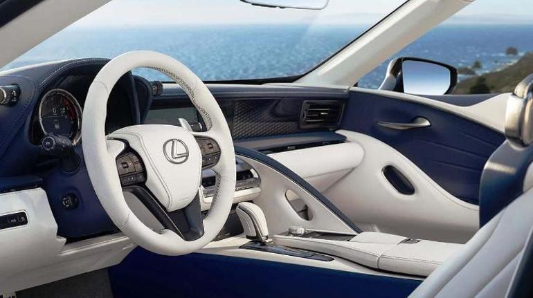 Lexus üstünü açtı