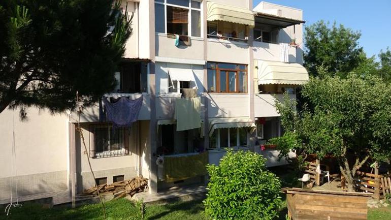 6 kişinin corona testi pozitif çıktı Apartman girişine bu uyarı asıldı