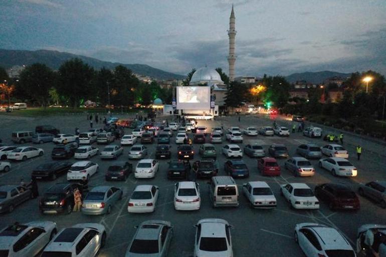 Malatyada Babalar Gününe özel açık hava sineması düzenlendi