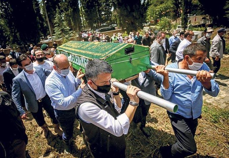 Son dakika Coronadan kaçıp sele yakalandılar