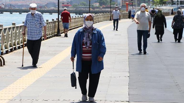 Yaşlılara çok önemli uyarı: Tokalaşmayın ve kucaklaşmayın