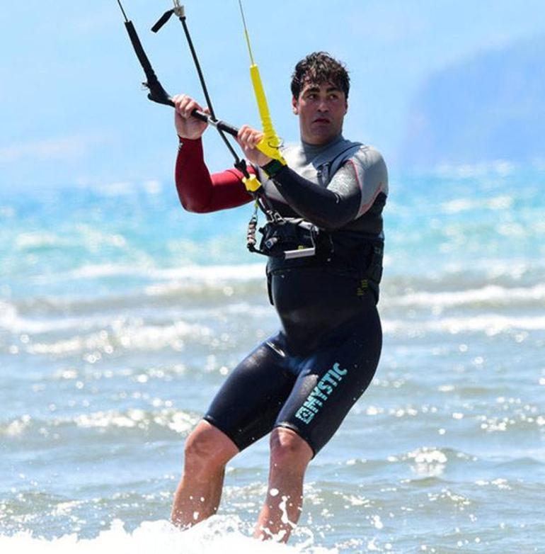 Sarp Levendoğlundan kitesurf şov
