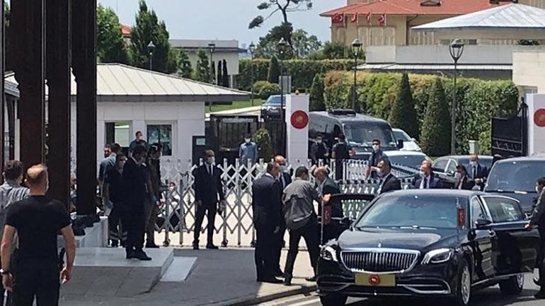 Cumhurbaşkanı Erdoğan, cuma namazını Kerem Aydınlar Camiinde kıldı