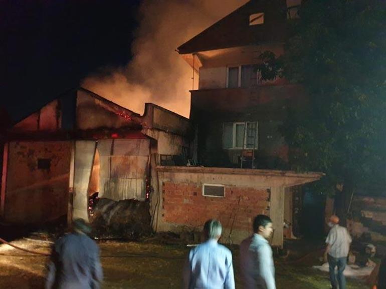 8 yıl sonra aynı kaderi yaşadılar 3 katlı ev kül oldu