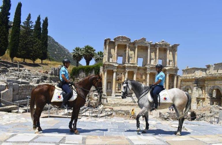 Efes Antik Kentinin güvenliği onlara emanet
