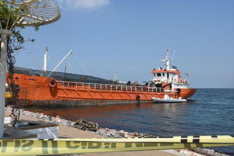 İzmirde, 276 kaçak göçmenin yakalandığı tankerin batma tehlikesi varmış