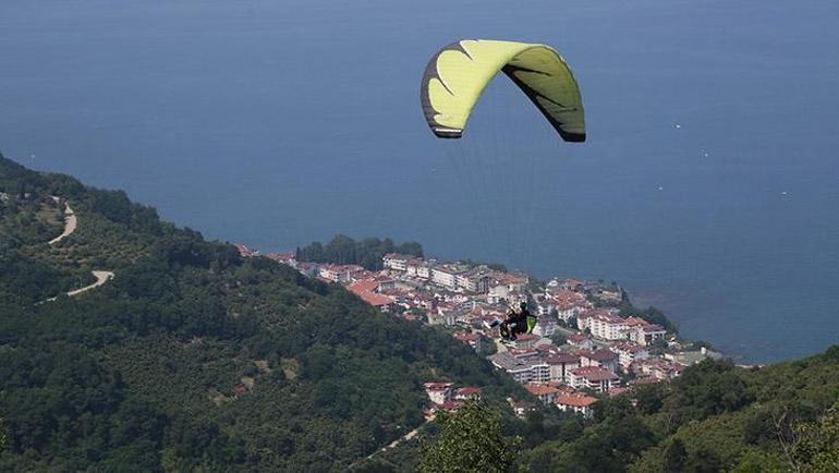 Ordu Bozteğede yamaç paraşütü keyfi