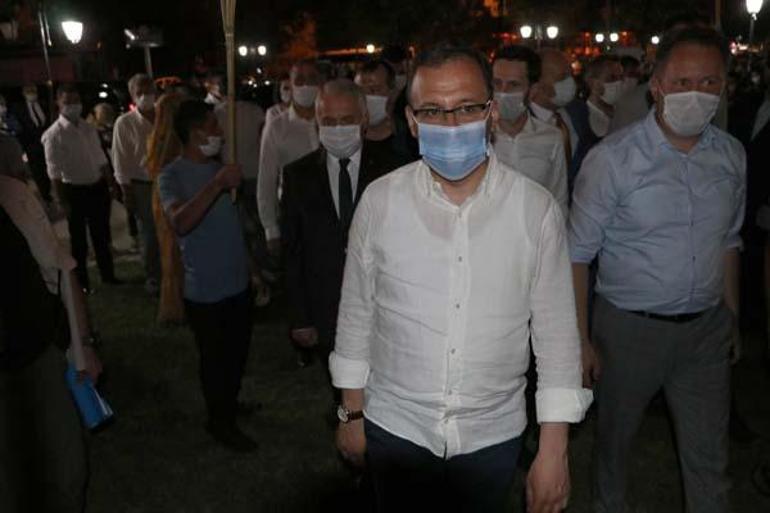 Bakan Kasapoğlu: Pandemi sürecinde 75 bin vatandaşı yurtlarda ağırladık