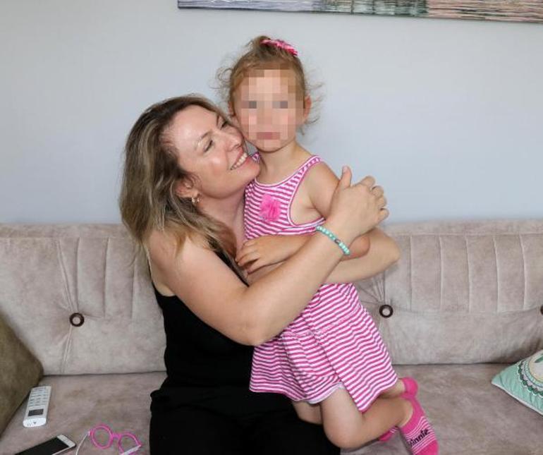 Kızını icra memurlarıyla alan doktor babadan hemşire anneye: Olayı dramatikleştirmiştir
