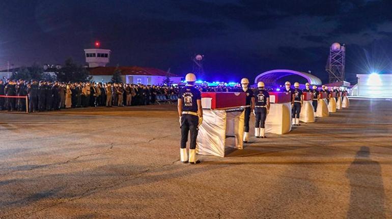 Vanda düşen keşif uçağında şehit olan polis memurları memleketlerine uğurlandı