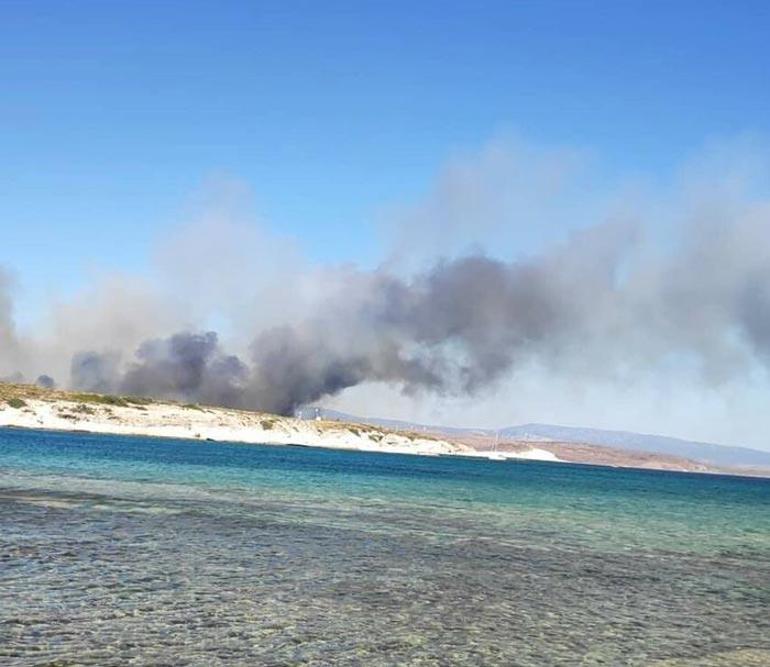 Son dakika haberi: İzmir Alaçatıda korkutan yangın Kontrol altına alındı