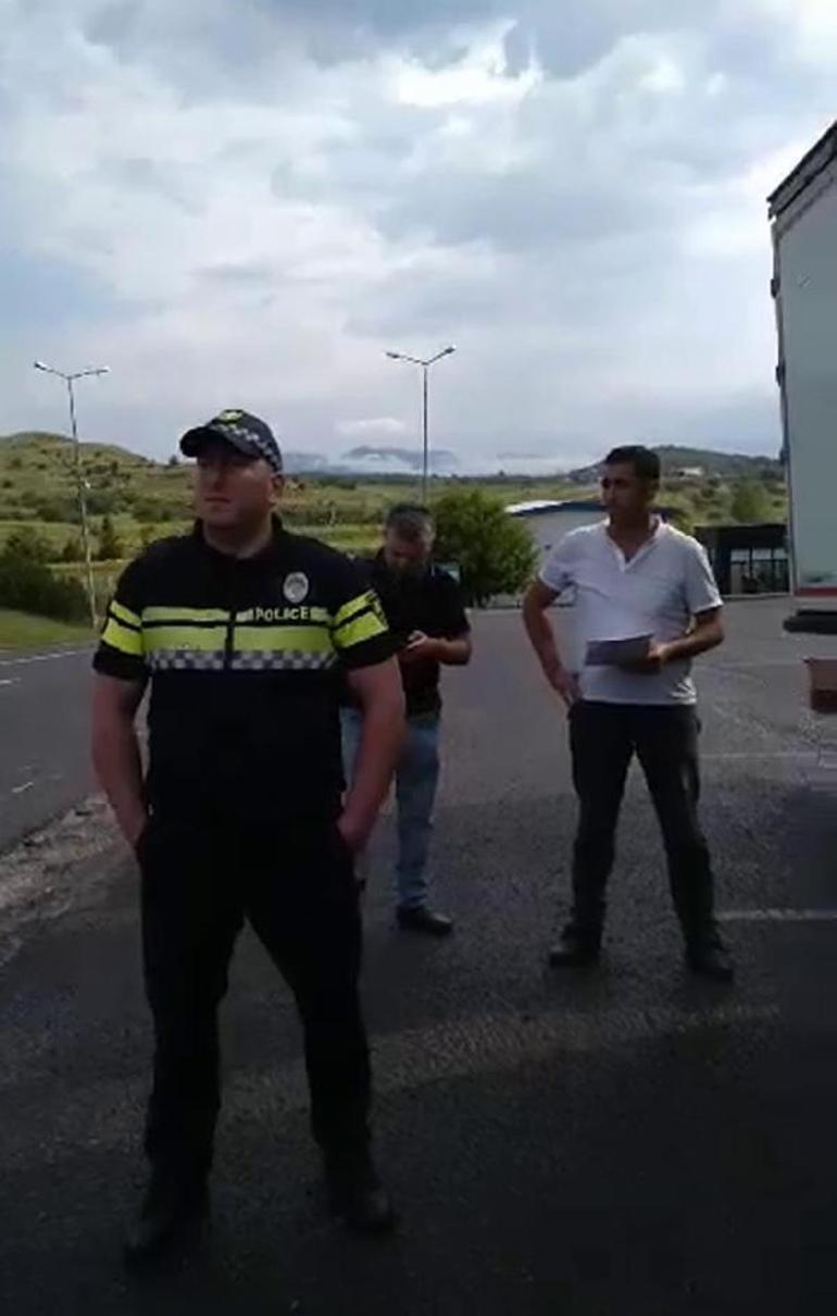 Gürcistan polisine direndi, TIRdaki milli kahramanların fotoğrafını söktürmedi