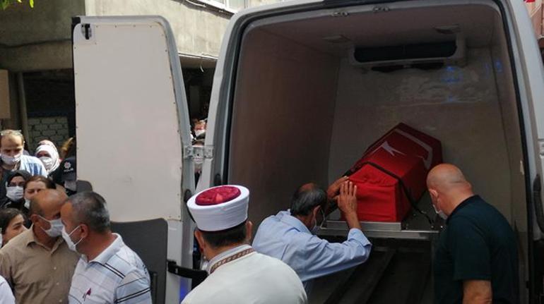 Şehit polisin Bağcılardaki evinin önünde helallik alındı