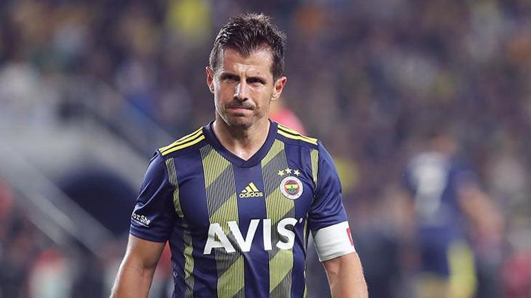 Emre Belözoğlu, şampiyon Medipol Başakşehiri kutladı
