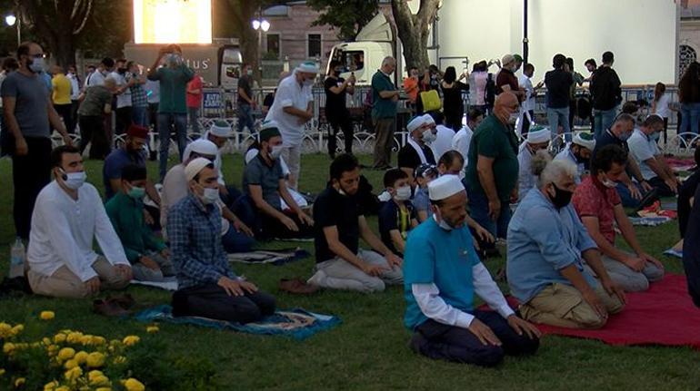 Ayasofyada son hazırlıklar Caminin içi canlı olarak izlendi
