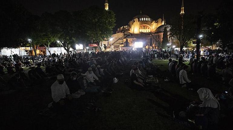 Son dakika... Ayasofya Camiinde tarihi gün 86 yıl sonra ilk namaz...