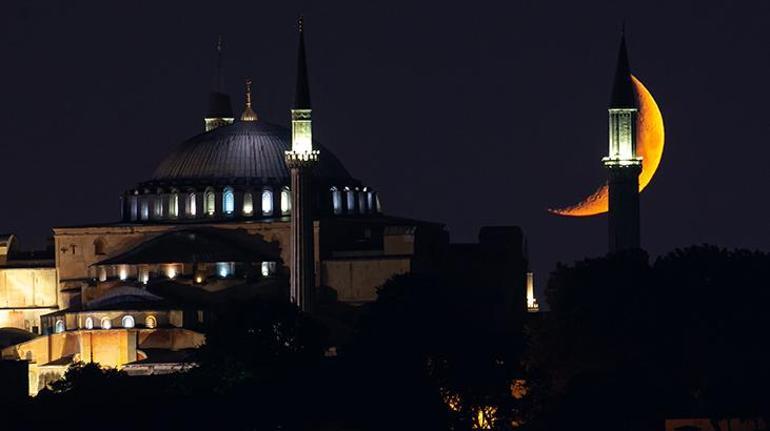 Son dakika... Ayasofya Camiinde tarihi gün 86 yıl sonra ilk namaz...